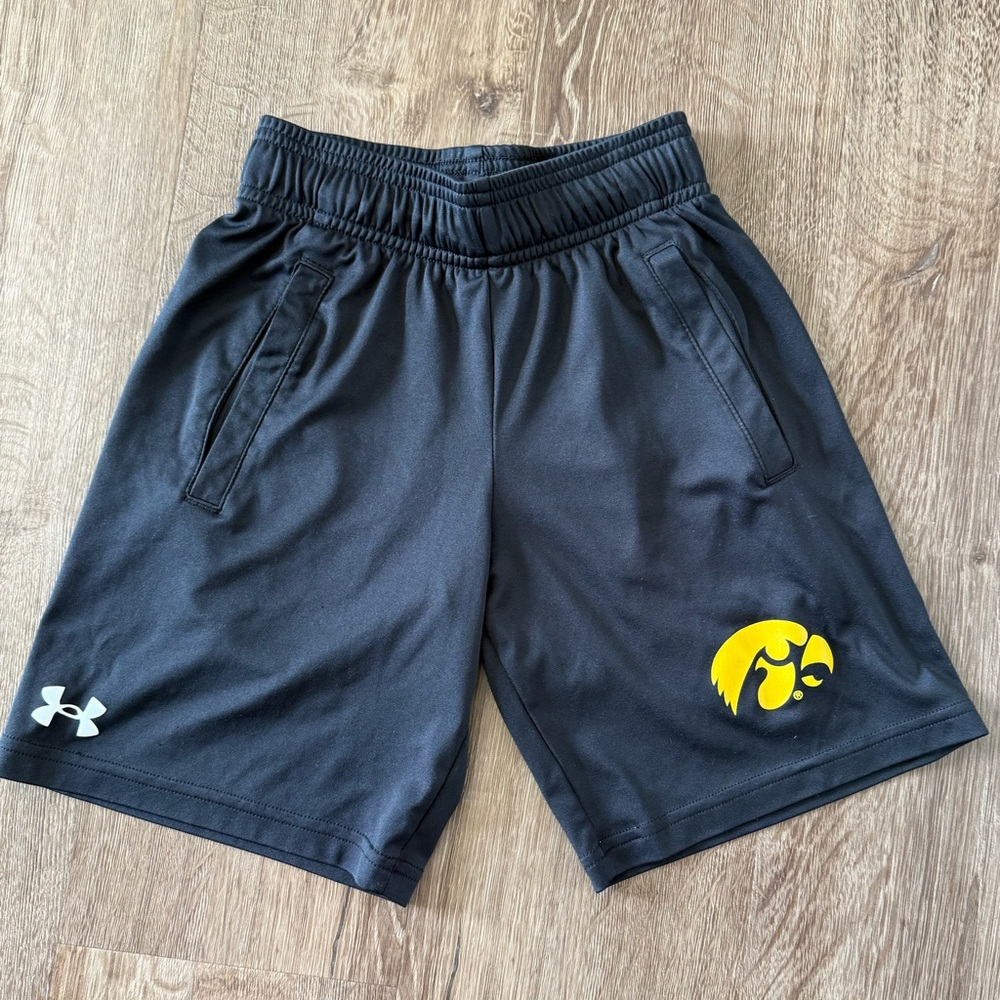 Under Armour Boys Iowa Hawkeyes Shorts